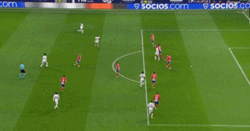 西甲｜4比1大胜塞维利亚 巴塞重返争冠行列