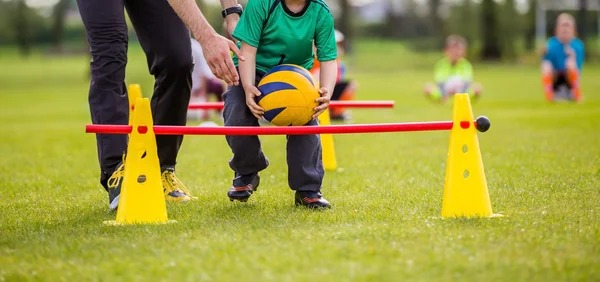 《我独自升级》推出免费DLC！天宫美玲喜迎节庆时装