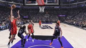 乌比格：今天球队表现非常出色，首发登场是早上教练组决定的